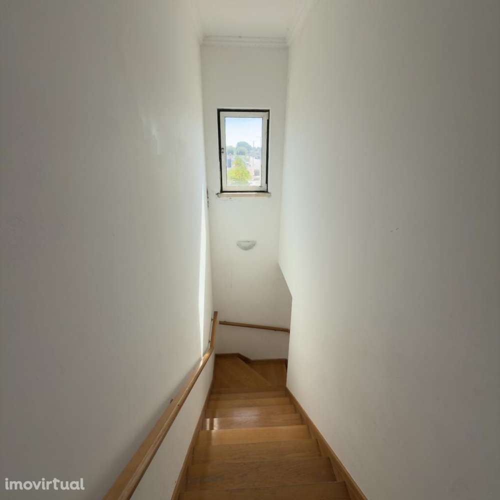 Excelente Apartamento T4 com 2 lugares estacionamento - Grande imagem: 3/15