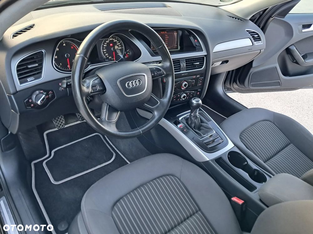Audi A4 Avant 2.0 TDI DPF Ambiente - 8