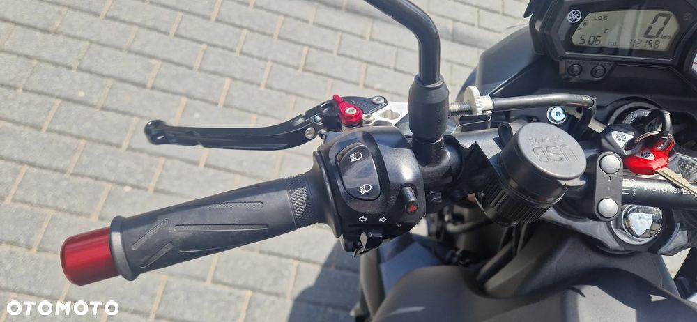 Yamaha FZ8 - 10