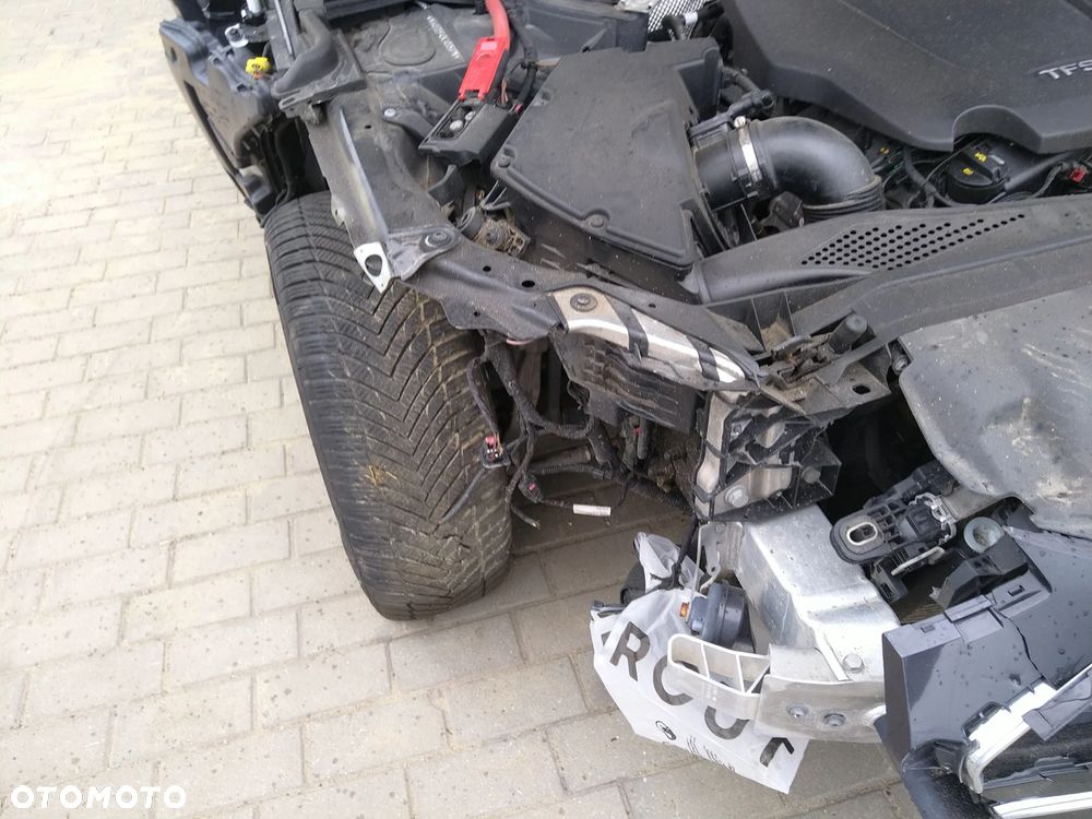 Audi A4 Avant 40 TFSI S tronic - 5