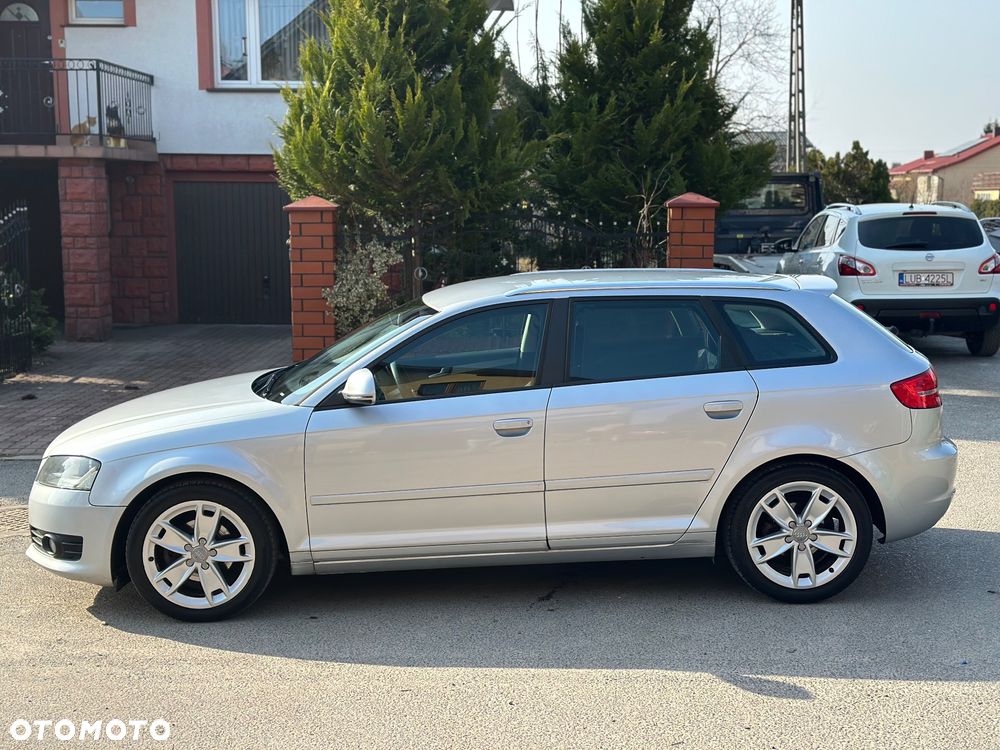 Audi A3 Sportback 1.6 TDI DPF S line Sportpaket - 3