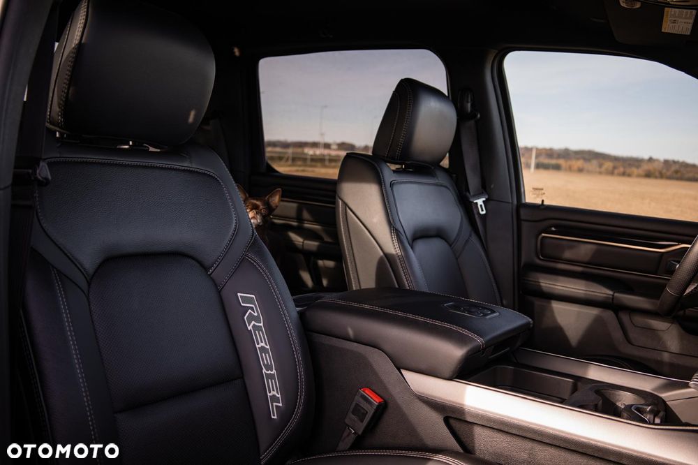 RAM 1500 Crew Cab Shortbed Rebel - 33