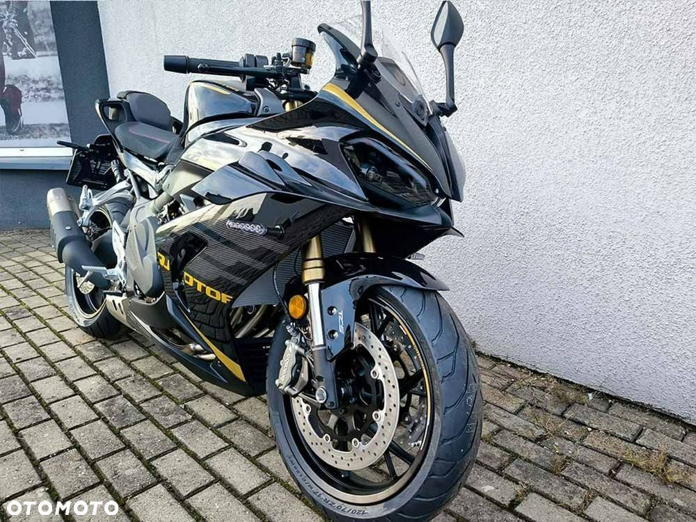 QJMOTOR SRK 800RR - 8
