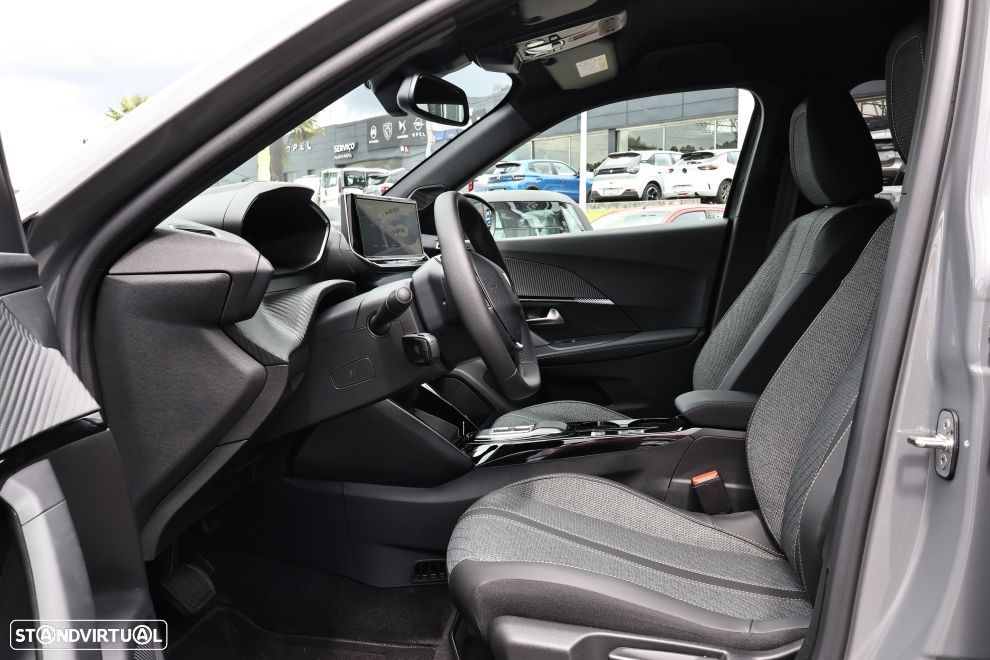 Peugeot e-2008 54 kWh Allure - 17