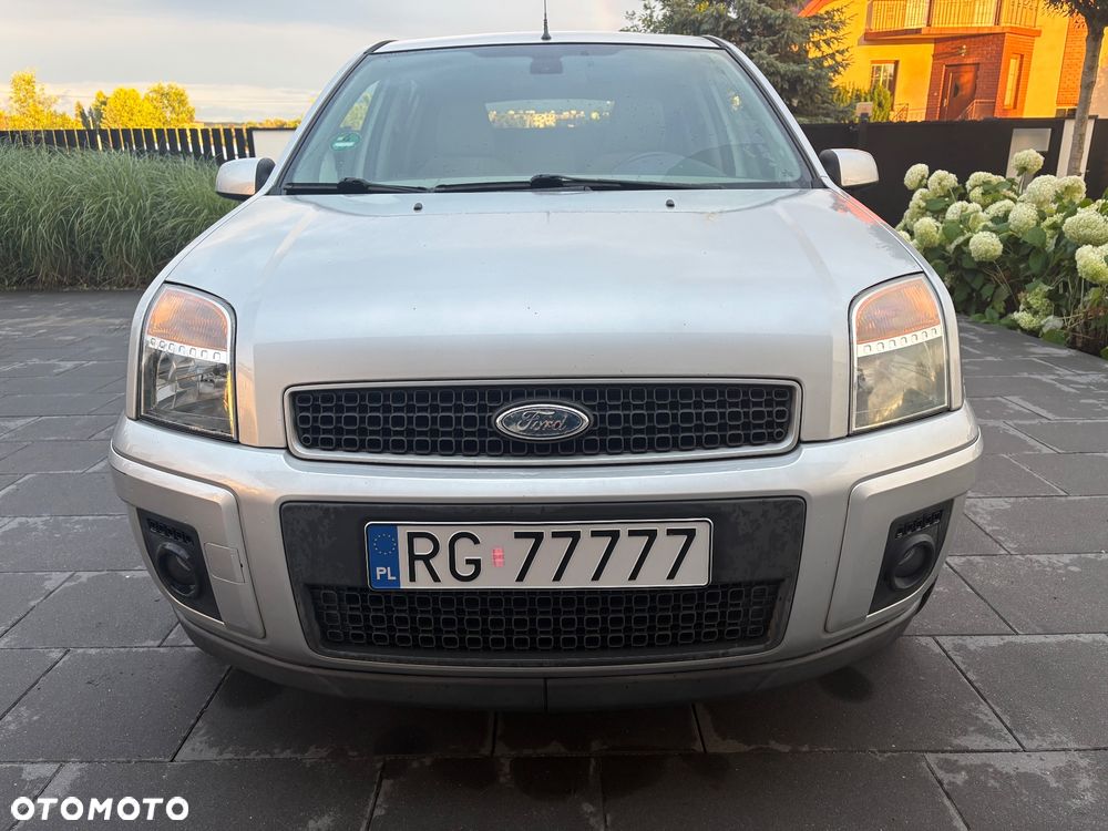 Ford Fusion - 8