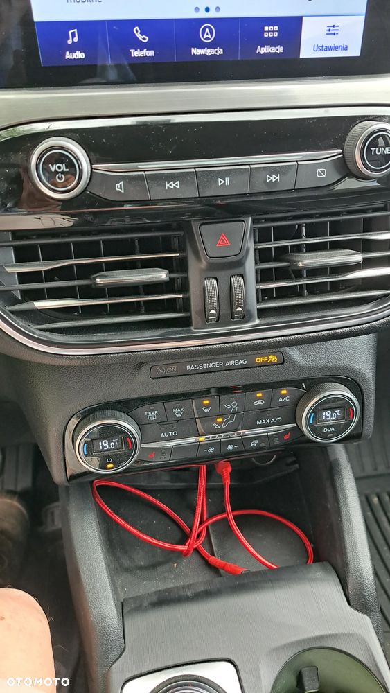 Ford Kuga 2.5 Duratec FHEV TITANIUM - 21
