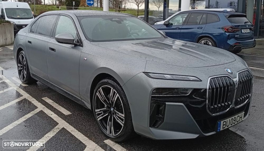BMW 740 d xDrive Pack Desportivo M - 1