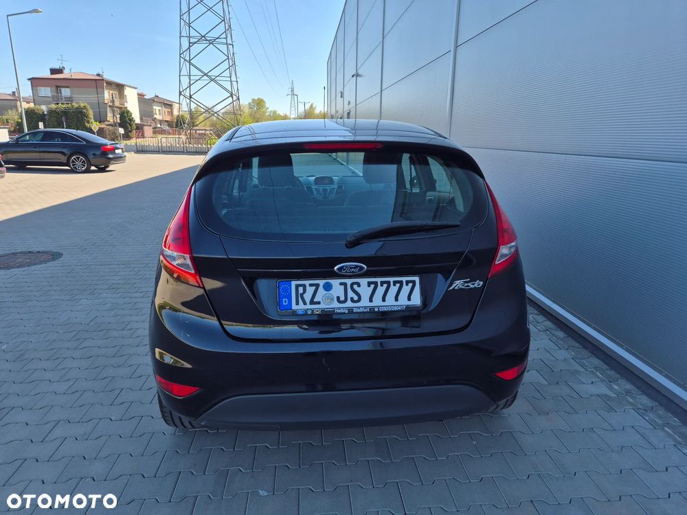 Ford Fiesta 1.25 Celebration - 8