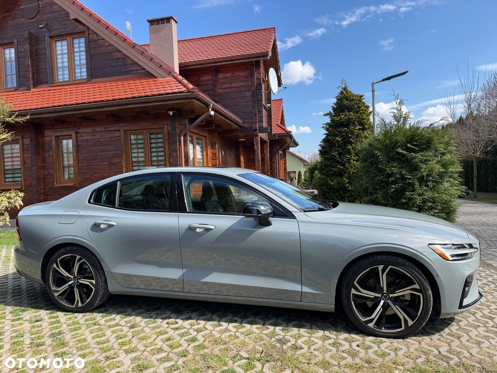 Volvo S60 B5 B R-Design - 4