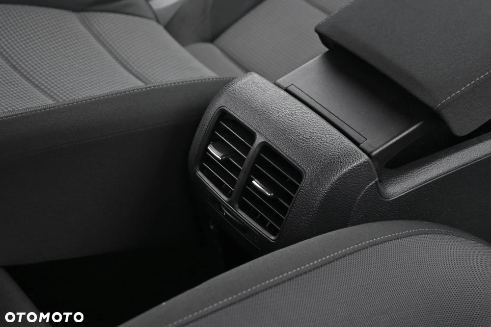 Volkswagen Golf 1.4 TSI DSG Individual - 36