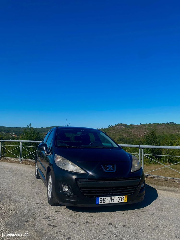 Peugeot 207 - 1