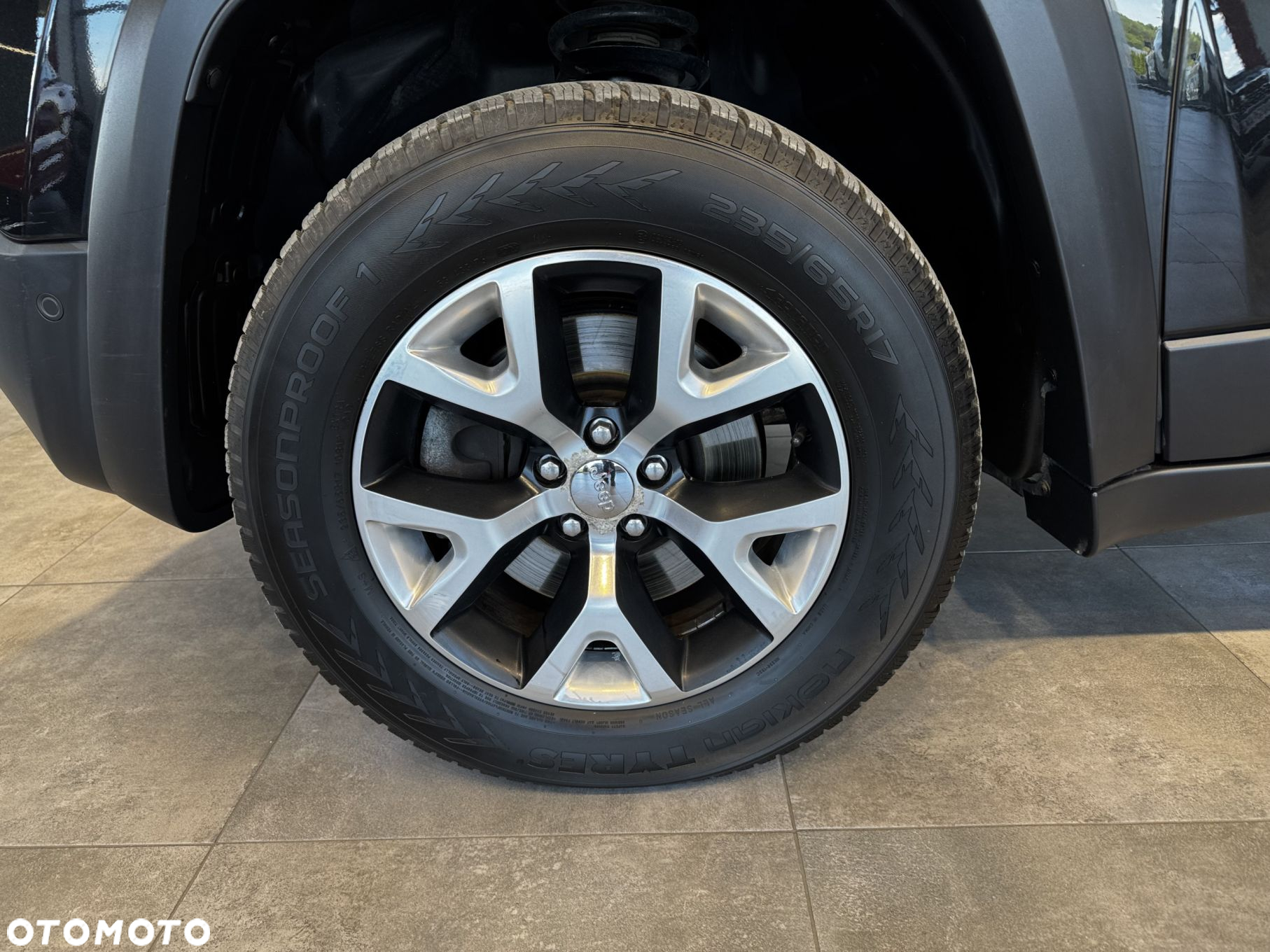 Jeep Cherokee - 11
