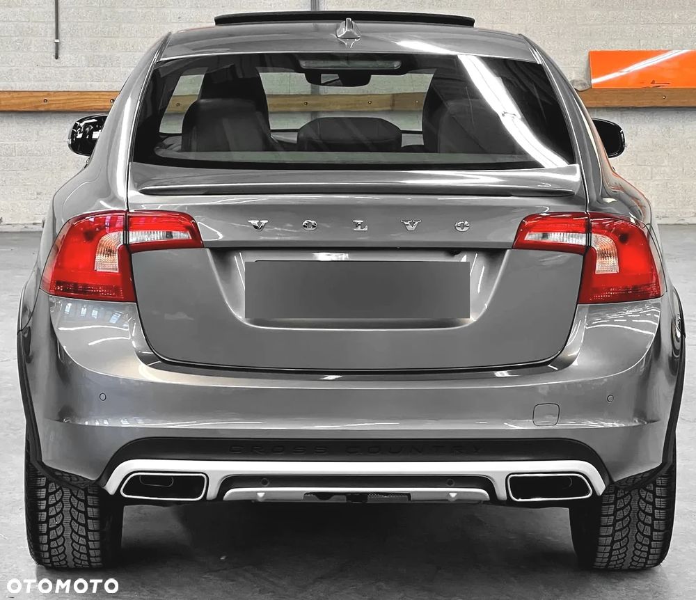 Volvo S60 Cross Country - 15