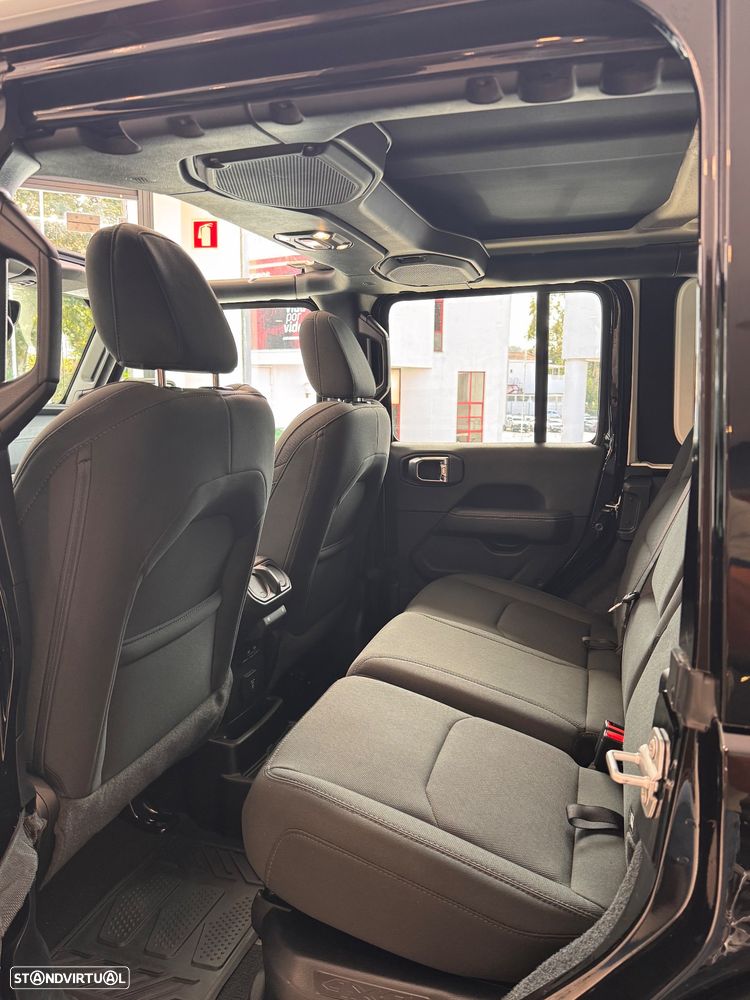 Jeep Wrangler - 22