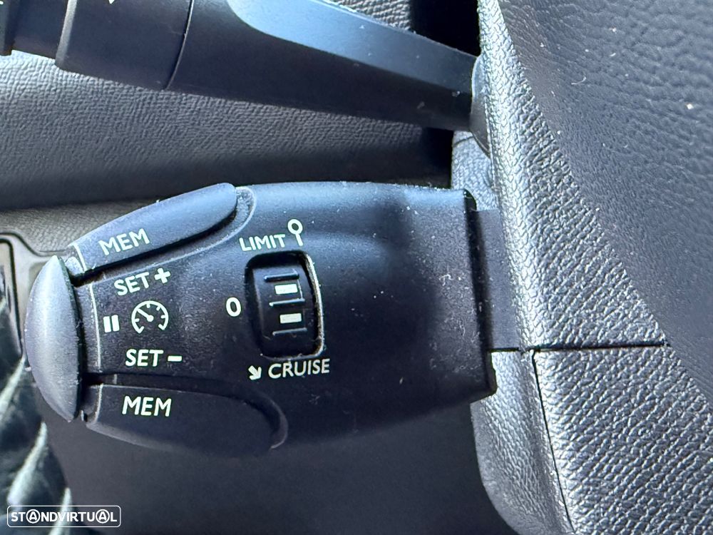 Peugeot 308 SW 1.6 BlueHDi Allure - 23