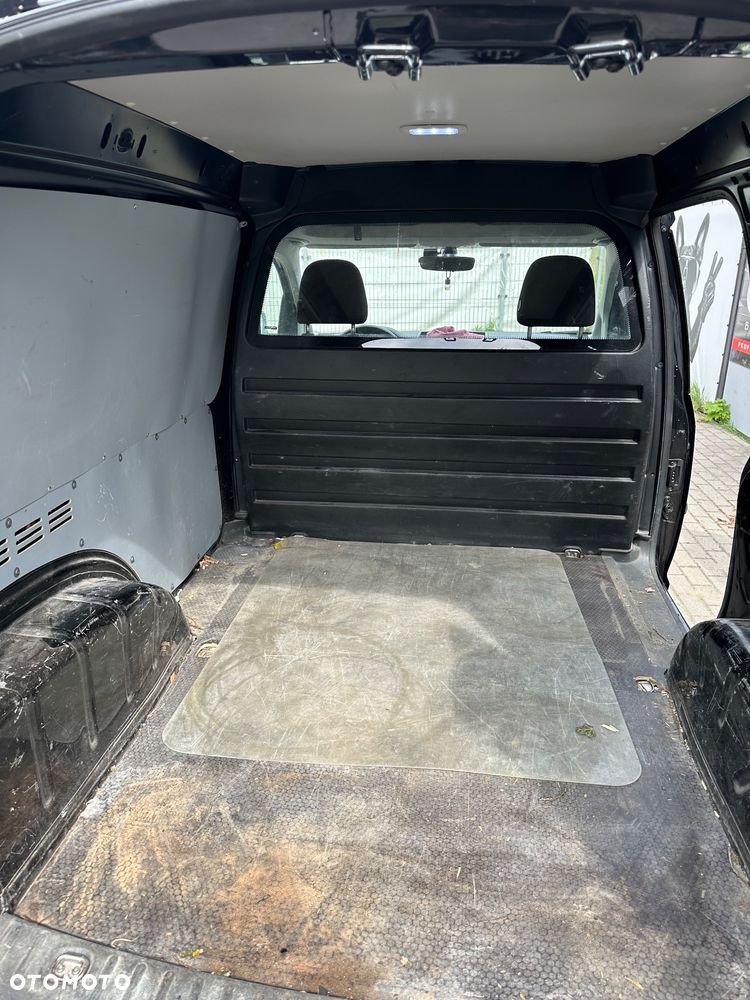 Volkswagen Caddy - 4