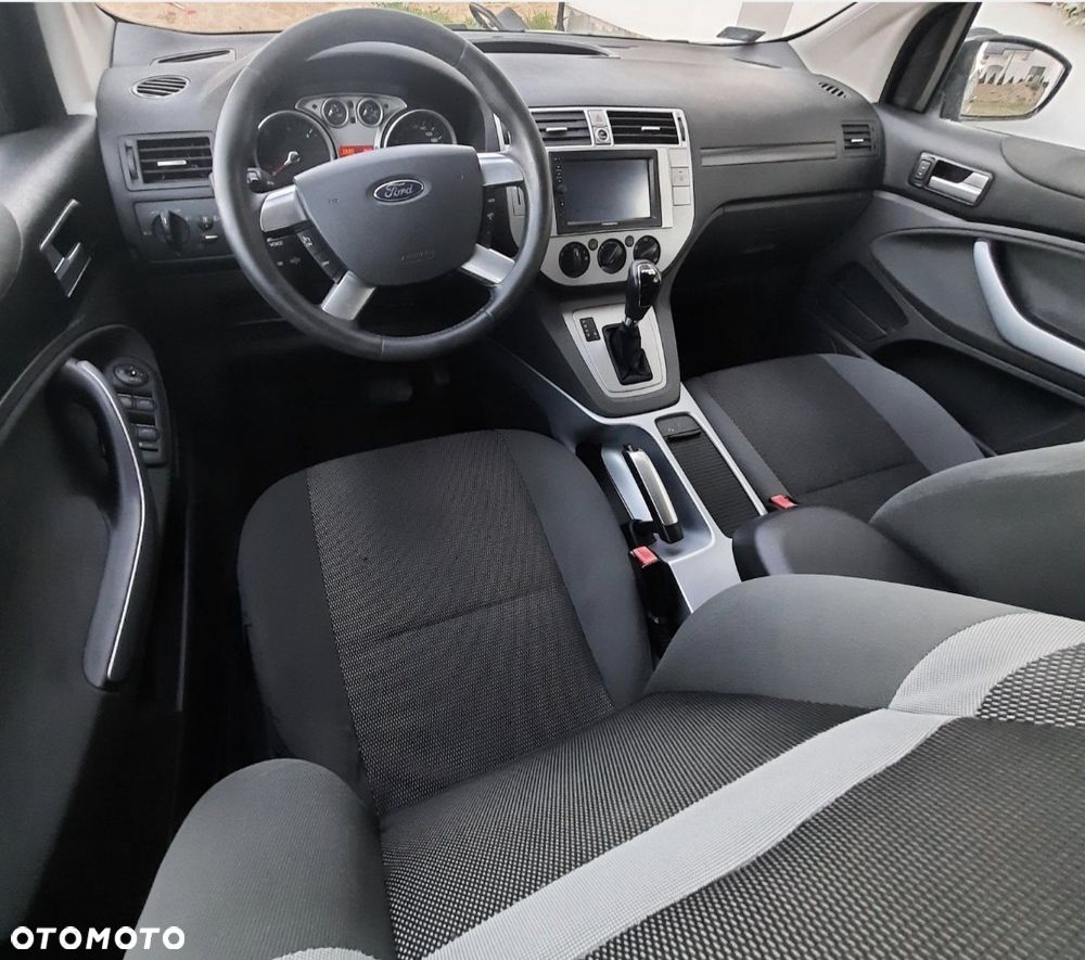 Ford Kuga - 4