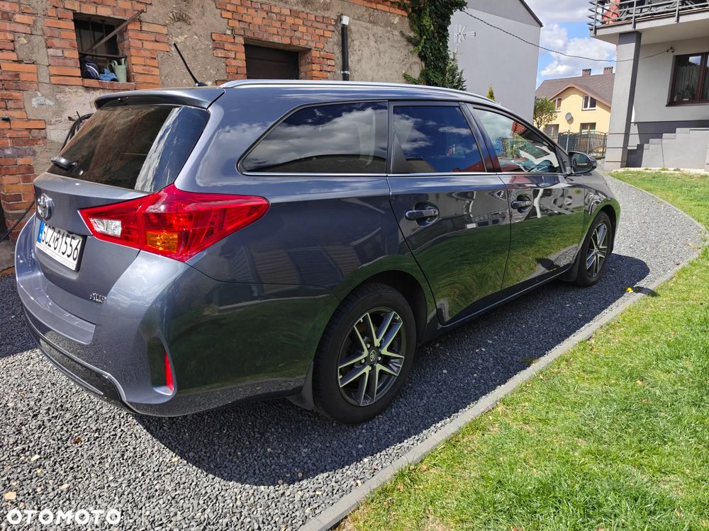 Toyota Auris 1.4 D-4D Premium Comfort - 35