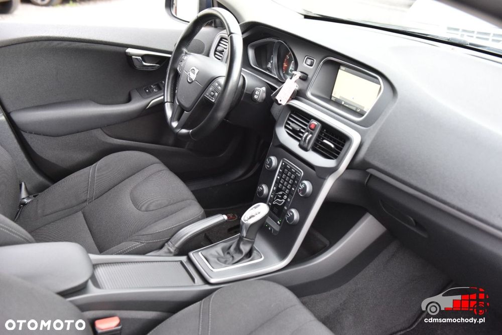 Volvo V40 - 24