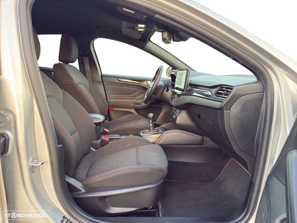 Ford Focus 1.0 EcoBoost Hybrid ST-LINE - 14
