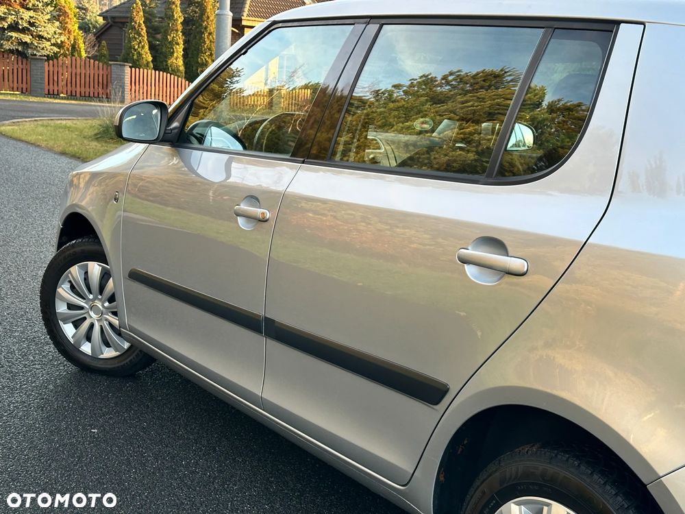 Skoda Fabia 1.2 HTP Ambiente - 17