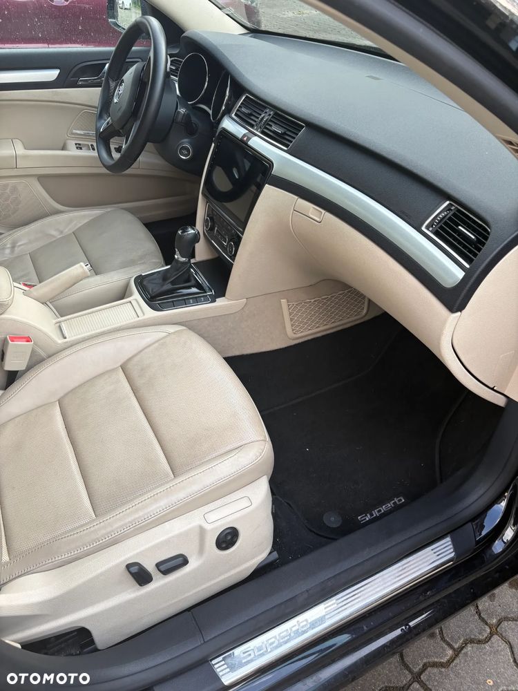 Skoda Superb 2.0 TSI Elegance DSG - 29