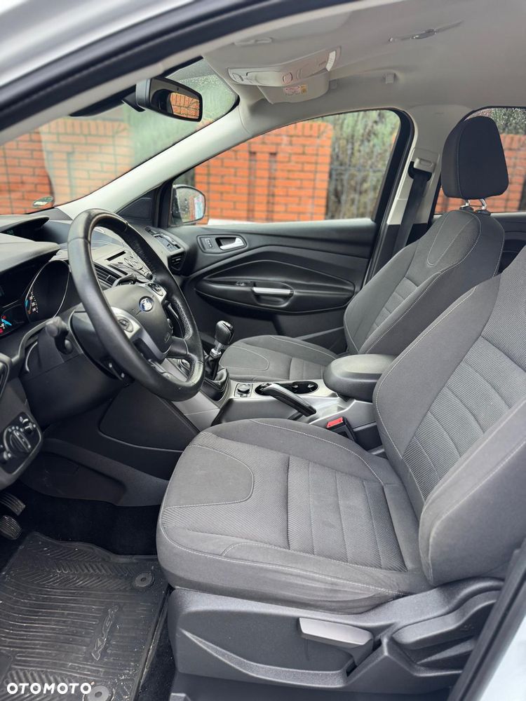 Ford Kuga - 35
