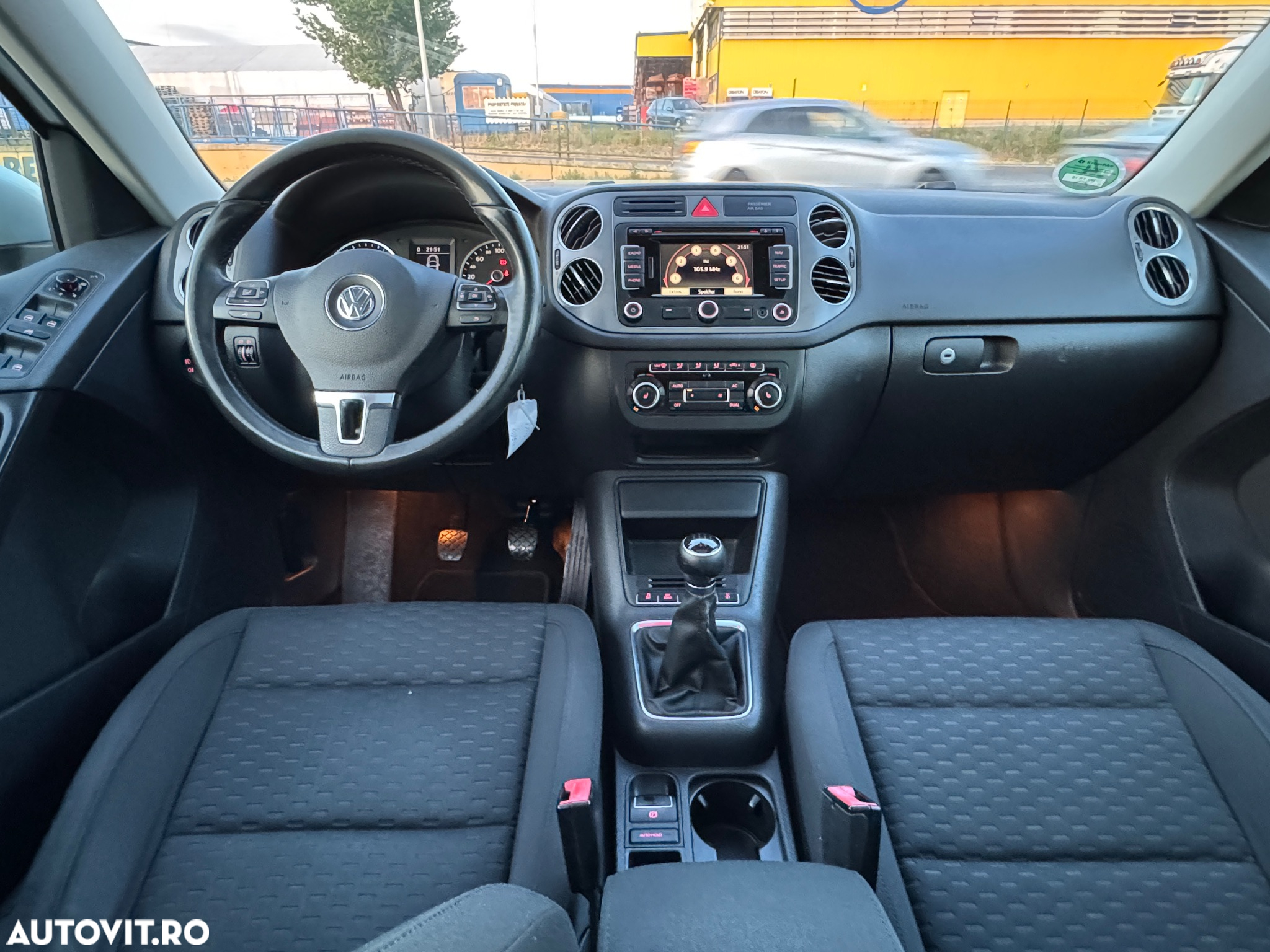 Volkswagen Tiguan 2.0 TDI 4Motion Trend & Fun - 38