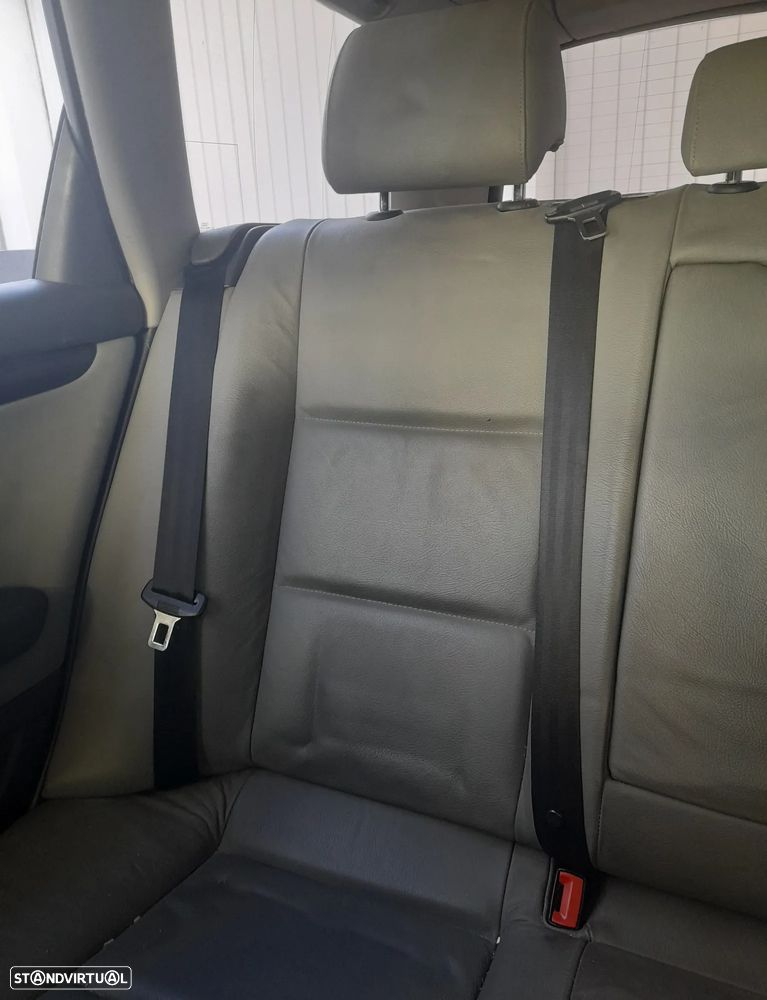 Audi A4 Avant 1.9 TDI - 4