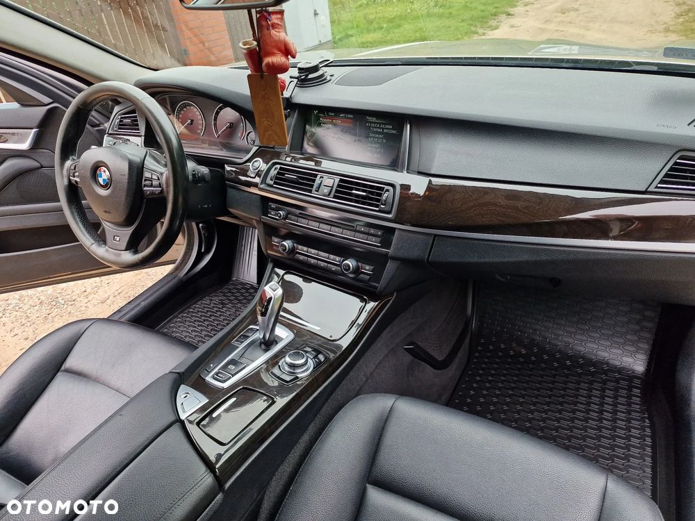 BMW Seria 5 520d xDrive Luxury Line - 7
