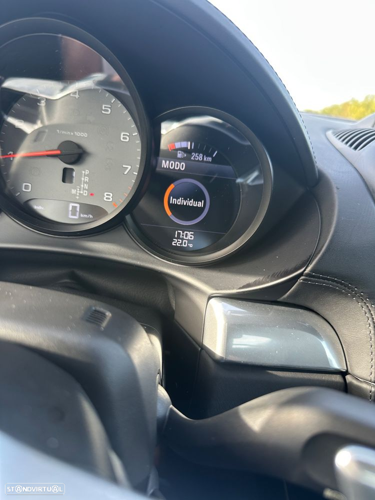 Porsche 718 Cayman - 33