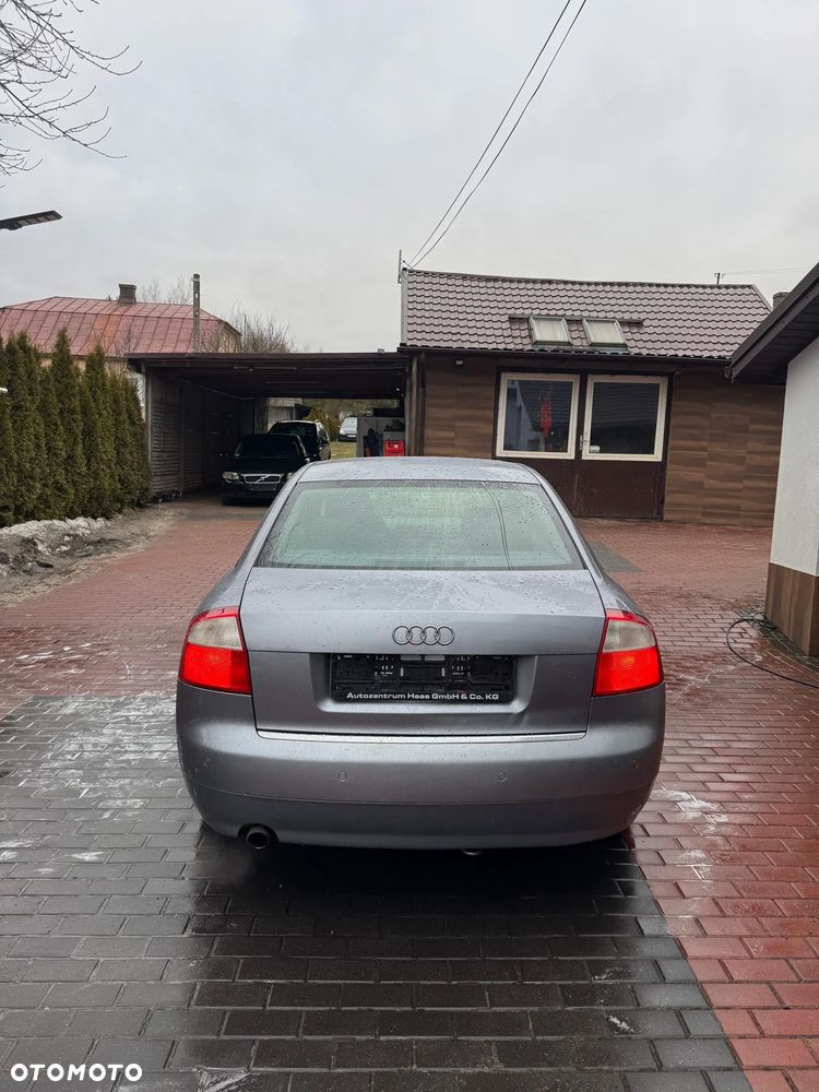 Audi A4 Limousine - 5