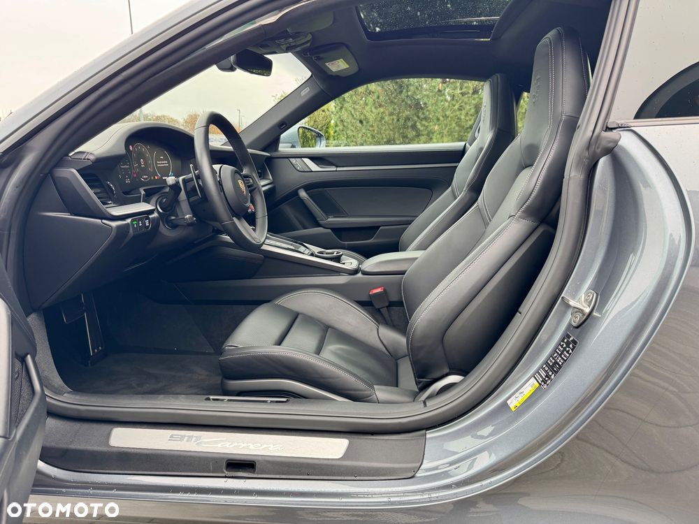 Porsche 911 Carrera PDK - 18