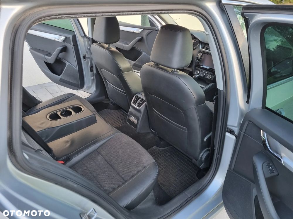 Skoda Octavia 2.0 TDI Elegance DSG - 4