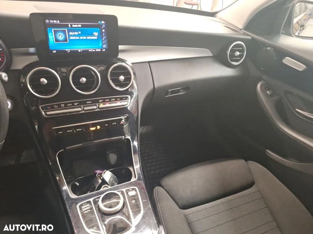 Mercedes-Benz C 220 d 4MATIC Aut - 2