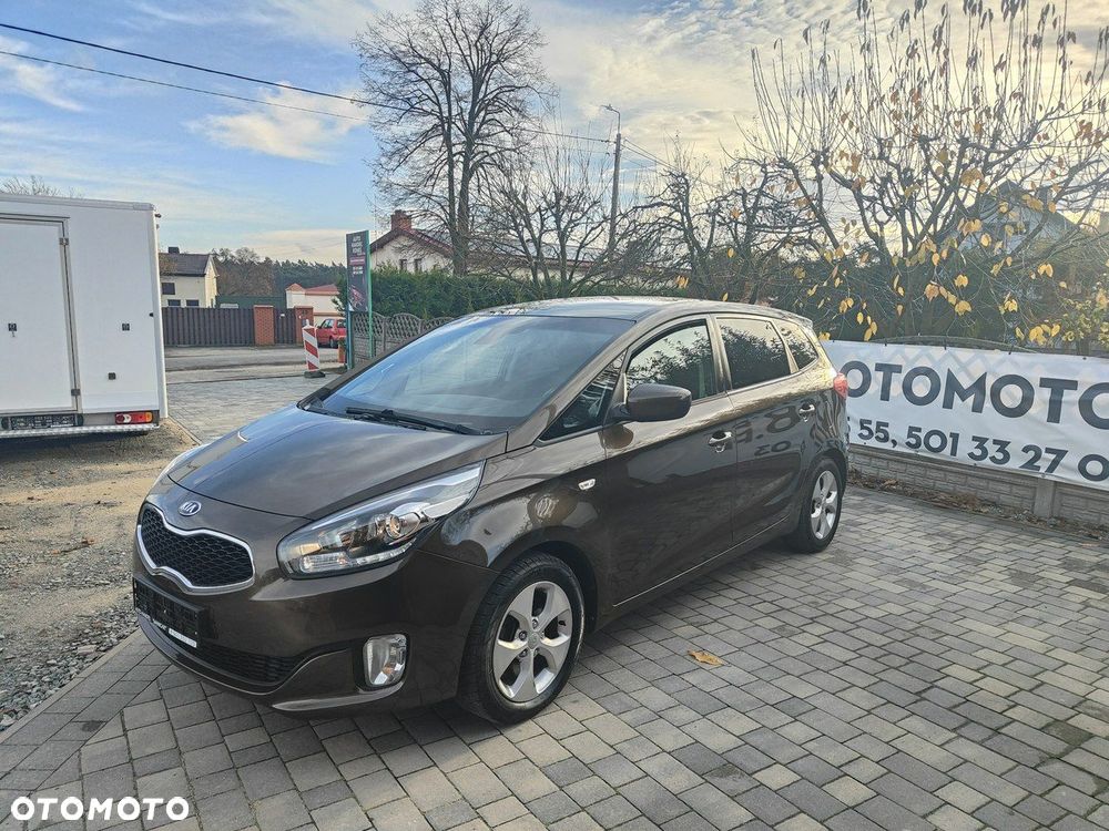 Kia Carens - 4