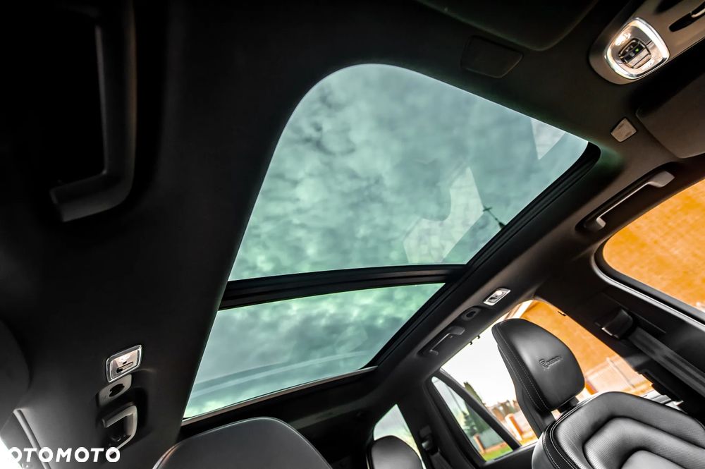 Volvo XC 90 D5 SCR AWD R-Design - 26