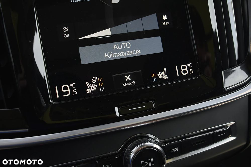 Volvo V90 T4 R-Design - 33