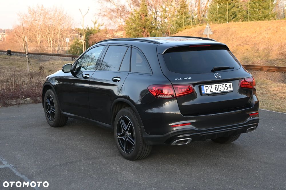 Mercedes-Benz GLC - 12