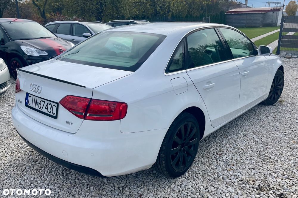 Audi A4 Limousine - 7