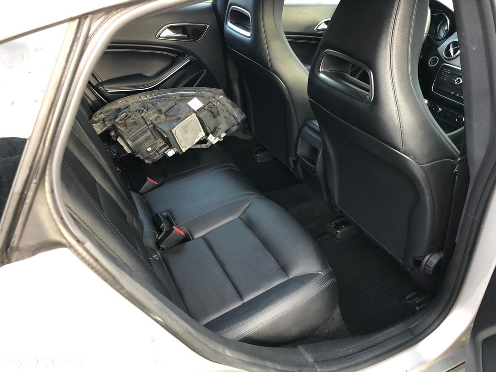 Mercedes-Benz CLA 200 d SCORE - 8