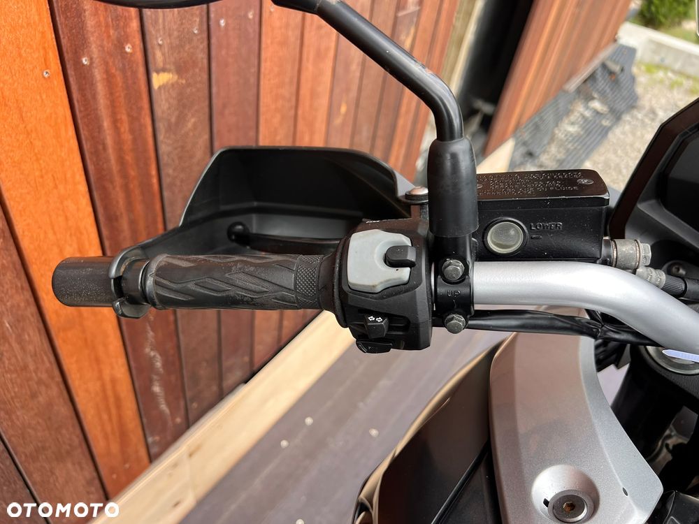 Suzuki V-STROM - 14