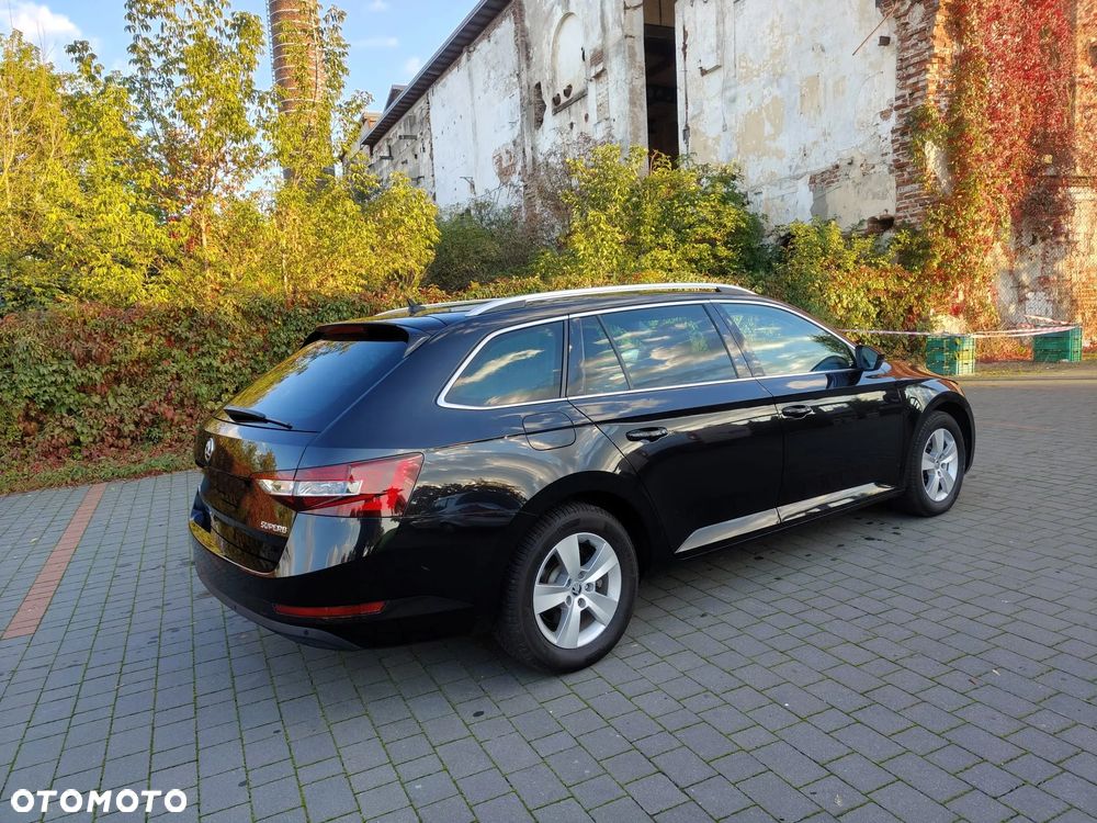 Skoda Superb Combi 2.0 TDI DSG Active - 8