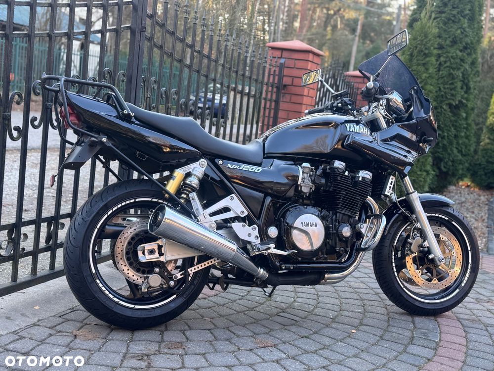 Yamaha XJR - 4