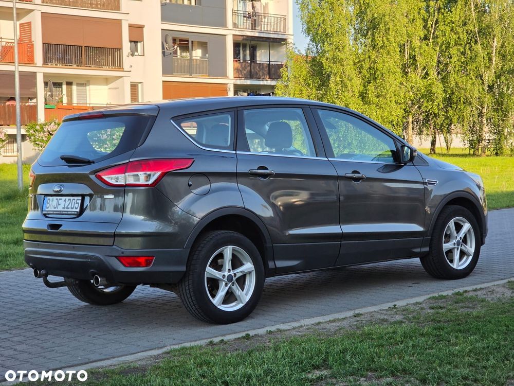 Ford Kuga 1.6 EcoBoost 2x4 Titanium - 5