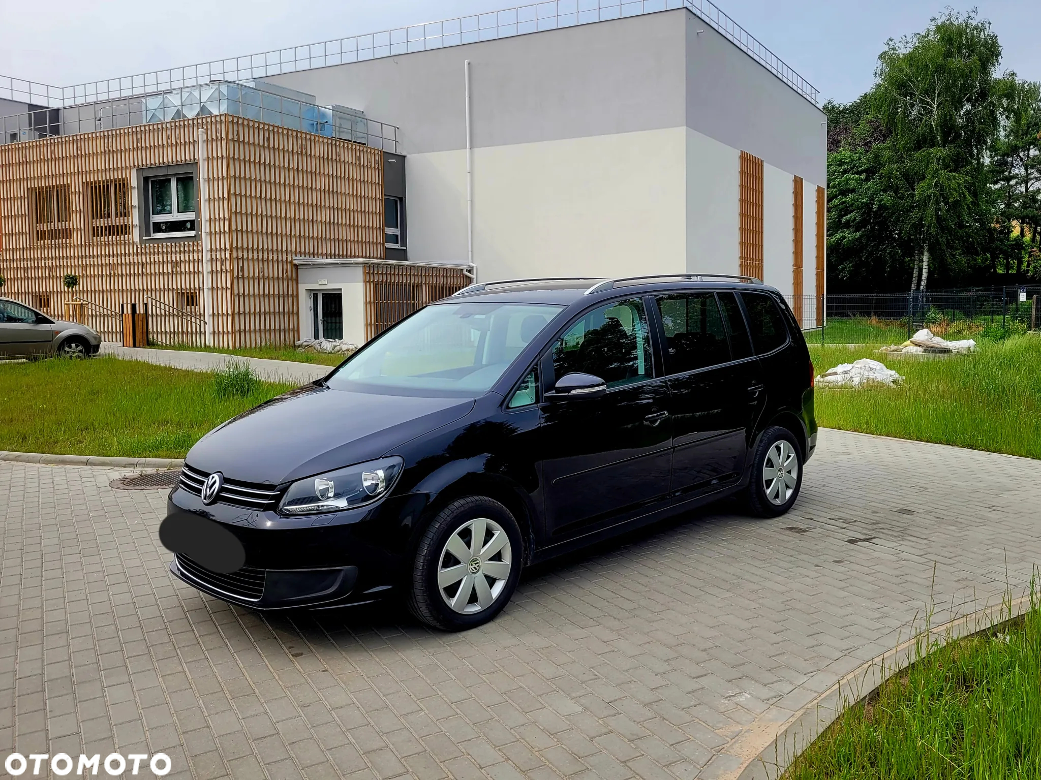 Volkswagen Touran 1.6 TDI DPF Comfortline - 4
