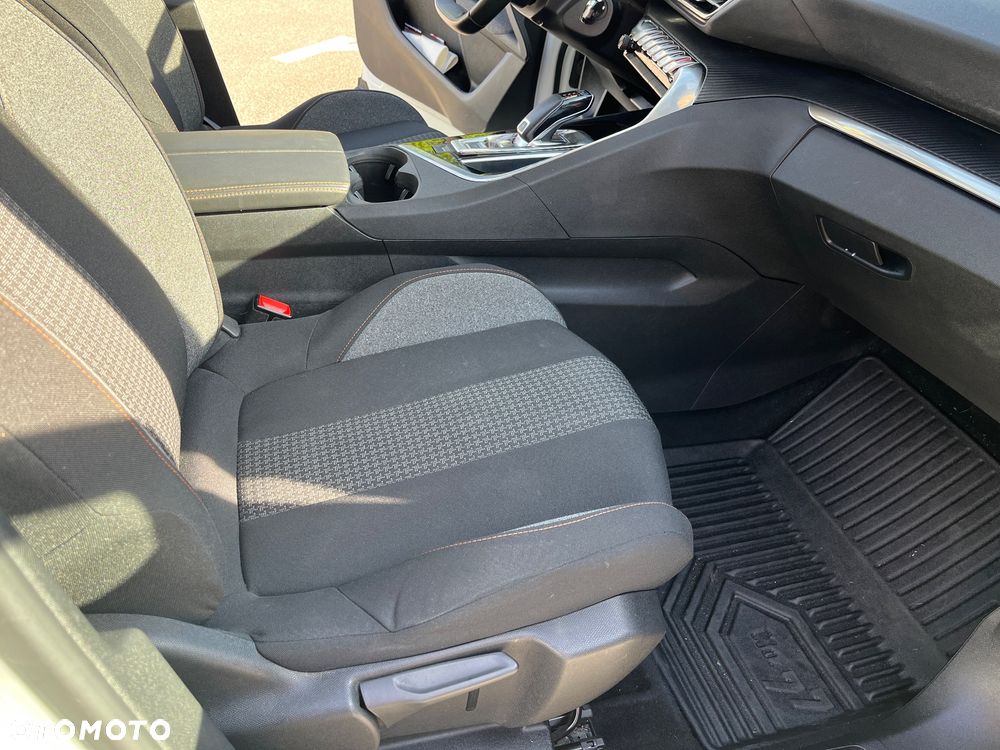 Peugeot 5008 1.5 BlueHDI Active S&S EAT8 - 6