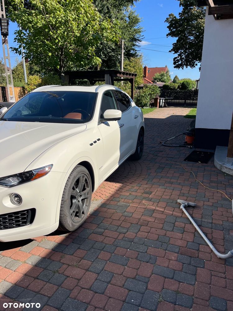 Maserati Levante Granlusso - 21