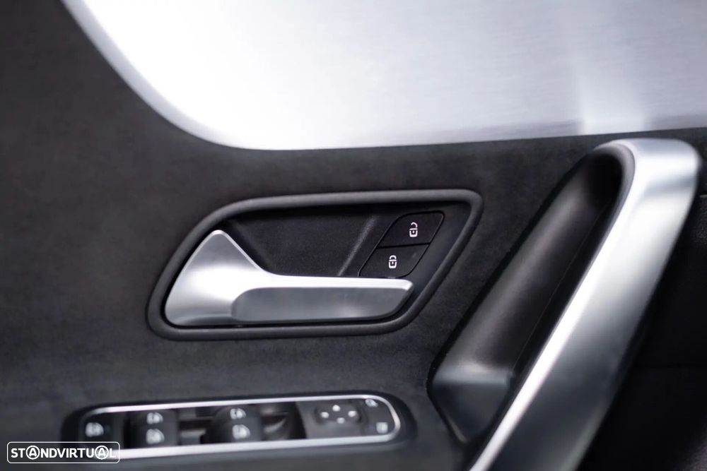 Mercedes-Benz CLA 250 e Shooting Brake AMG Line - 37