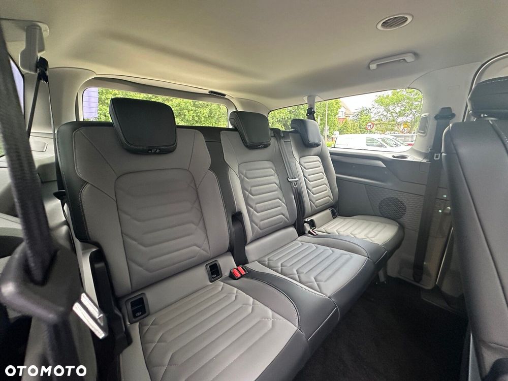 Volkswagen Nowa Caravelle Caravelle Style silnik: 2,0 l TDI 170 KM / skrzynia biegów: 8-biegowa automatyczna rozstaw osi: 3500 mm - 27